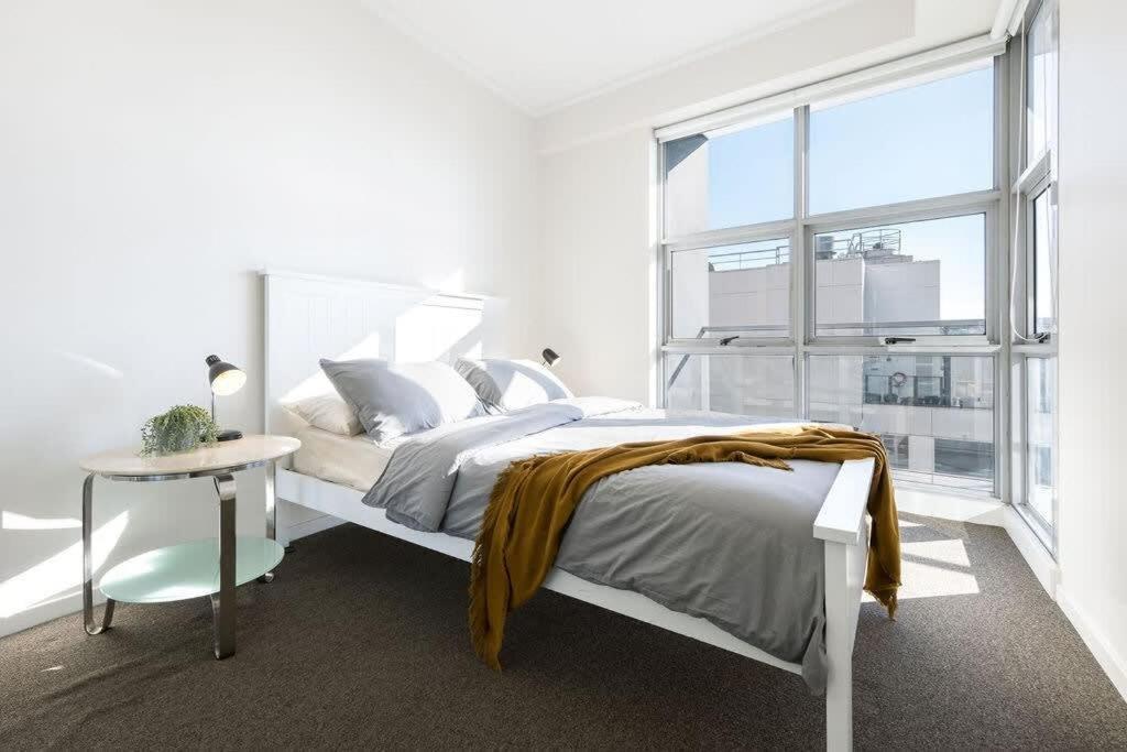 A Spacious 2br With An Amazing View Over Darling Harbour